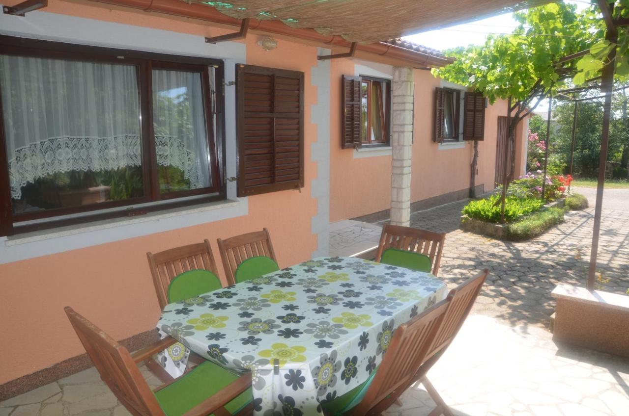 Villa Fragola - Holiday House With Large Garden Tinjan Eksteriør bilde