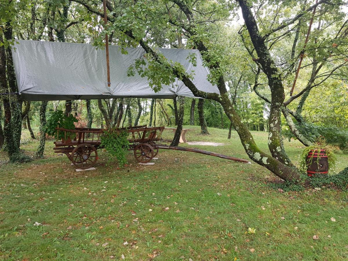 Villa Fragola - Holiday House With Large Garden Tinjan Eksteriør bilde